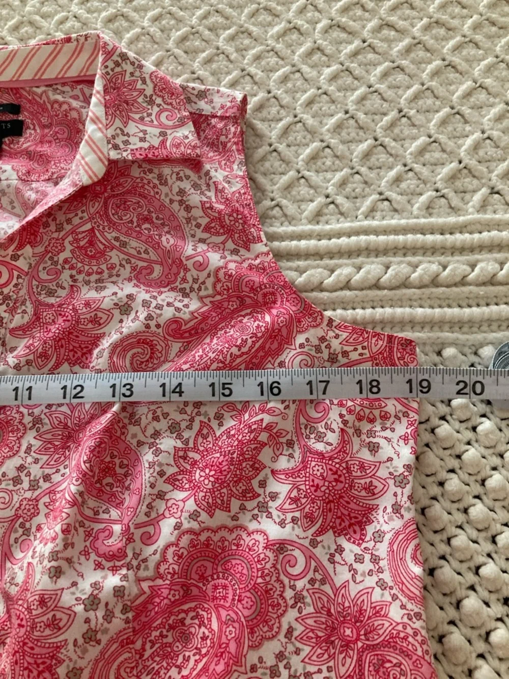 Talbots Pink and White Paisley Sleeveless Non-Iron Button-Down - Picture 6 of 8